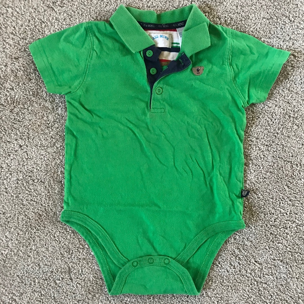 🌼5/$5!! Collared Green Onesie